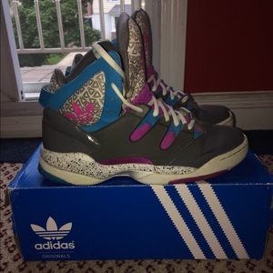 Womens Adidas Style Shoe